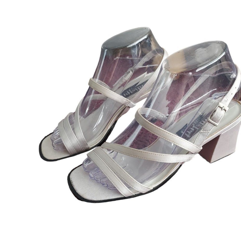- Kenneth Cole Unlisted size 7 EX COND  fabric uppers like new